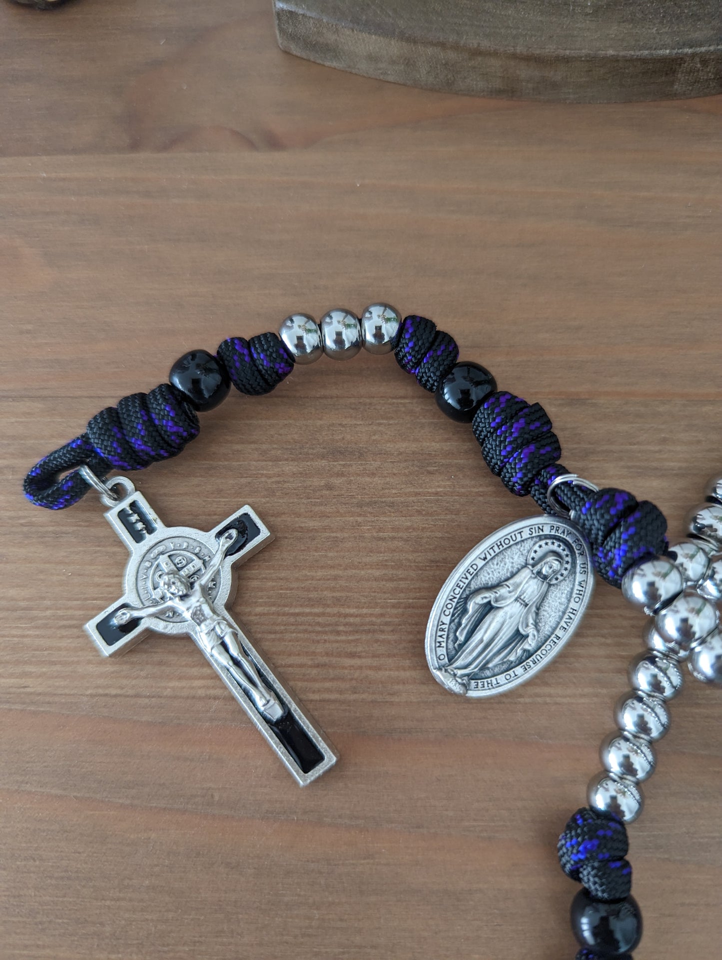 Triumph Paracord Rosary [Black/Purple]